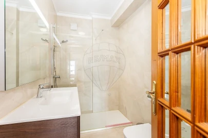 Apartamento T1 para Venda em Benfica
