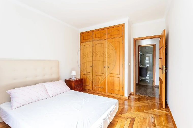 Apartamento T1 para Venda em Benfica Foto 10
