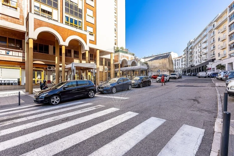Apartamento T1 para Venda em Benfica Foto 17