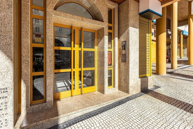 Apartamento T1 para Venda em Benfica Foto 16