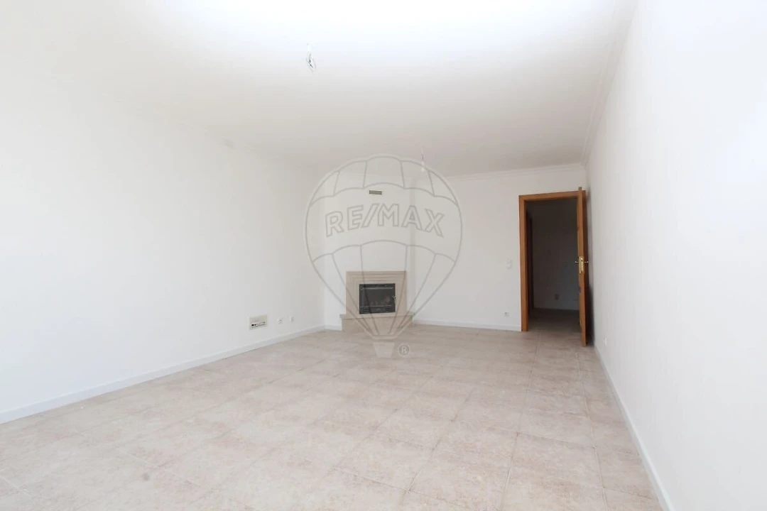 Apartamento T2 para Venda em Malveira e São Miguel de Alcainça Foto 2