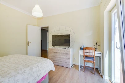 Apartamento T4 para Venda em Laranjeiro e Feijó