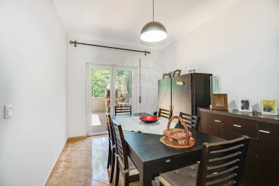 Apartamento T4 para Venda em Laranjeiro e Feijó