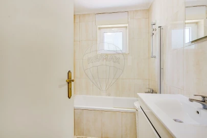 Apartamento T4 para Venda em Laranjeiro e Feijó