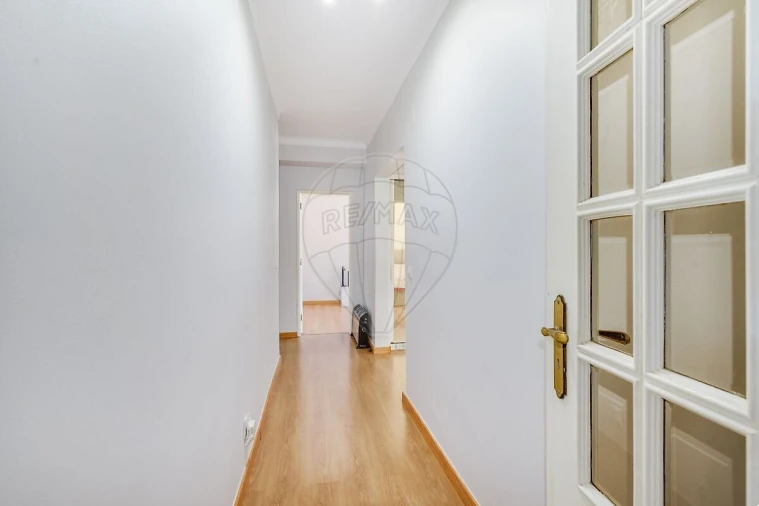 Apartamento T4 para Venda em Laranjeiro e Feijó Foto 4