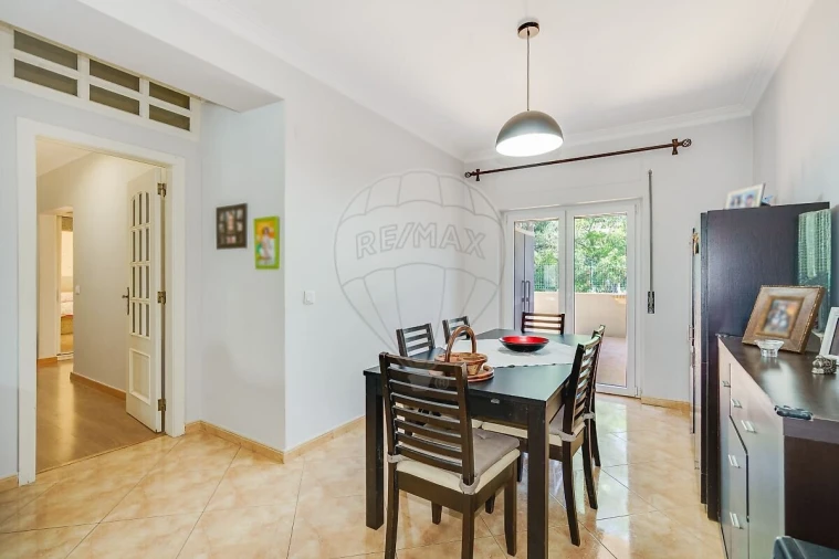 Apartamento T4 para Venda em Laranjeiro e Feijó Foto 11