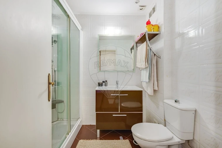 Apartamento T4 para Venda em Laranjeiro e Feijó Foto 9