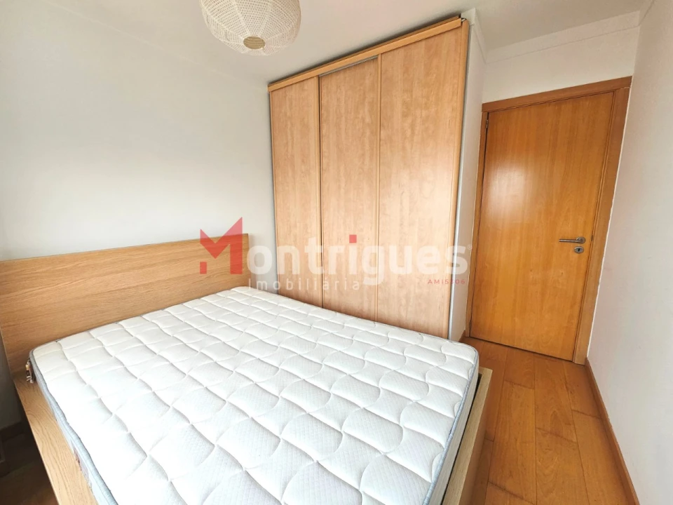 Apartamento T1 para Arrendamento em Parque das Nações Foto 9