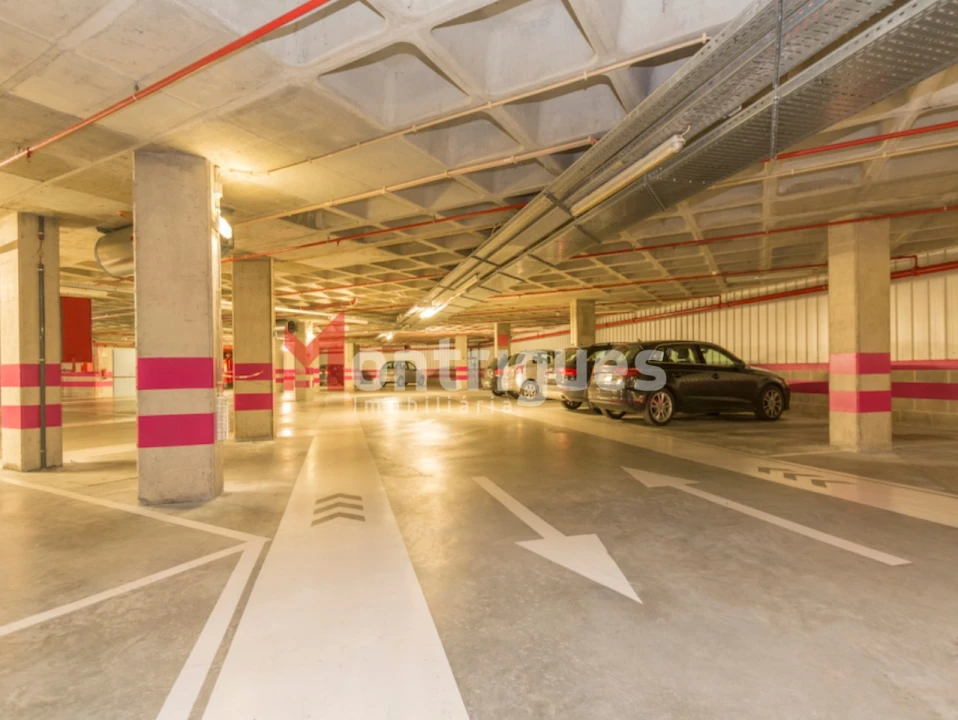 Apartamento T1 para Arrendamento em Parque das Nações Foto 14