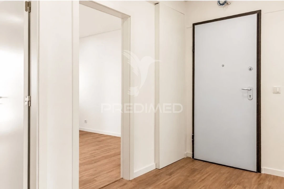 Apartamento T3 para Venda em Santo António dos Cavaleiros e Frielas Foto 16