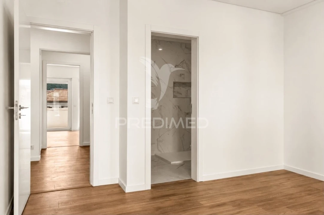 Apartamento T3 para Venda em Santo António dos Cavaleiros e Frielas Foto 14