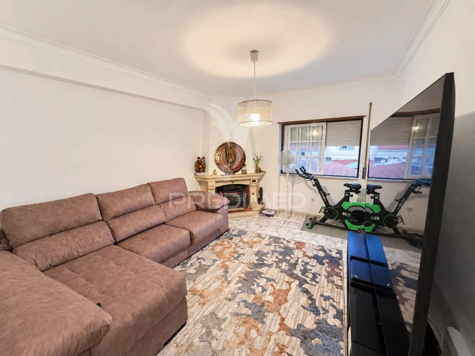 Apartamento T2 para Venda em Seixal, Arrentela e Aldeia de Paio Pires Foto 1
