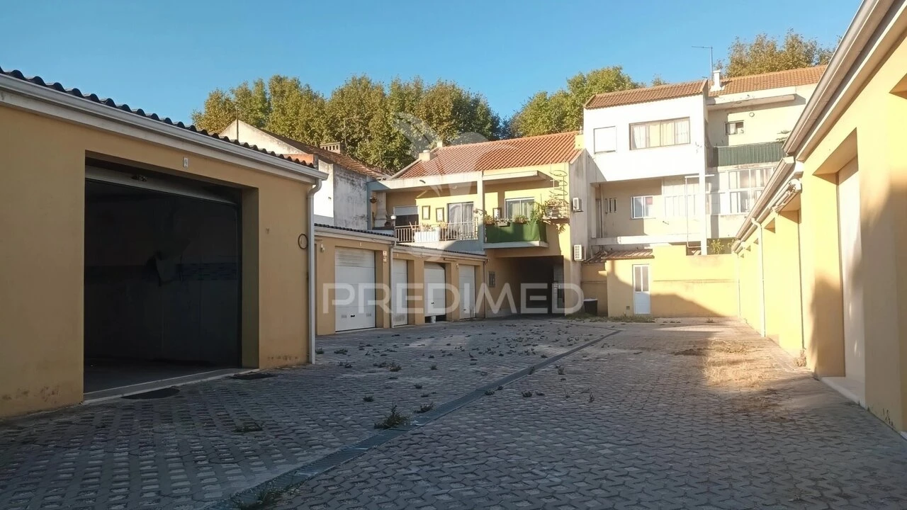 Garagem para Venda em Moita Foto 10