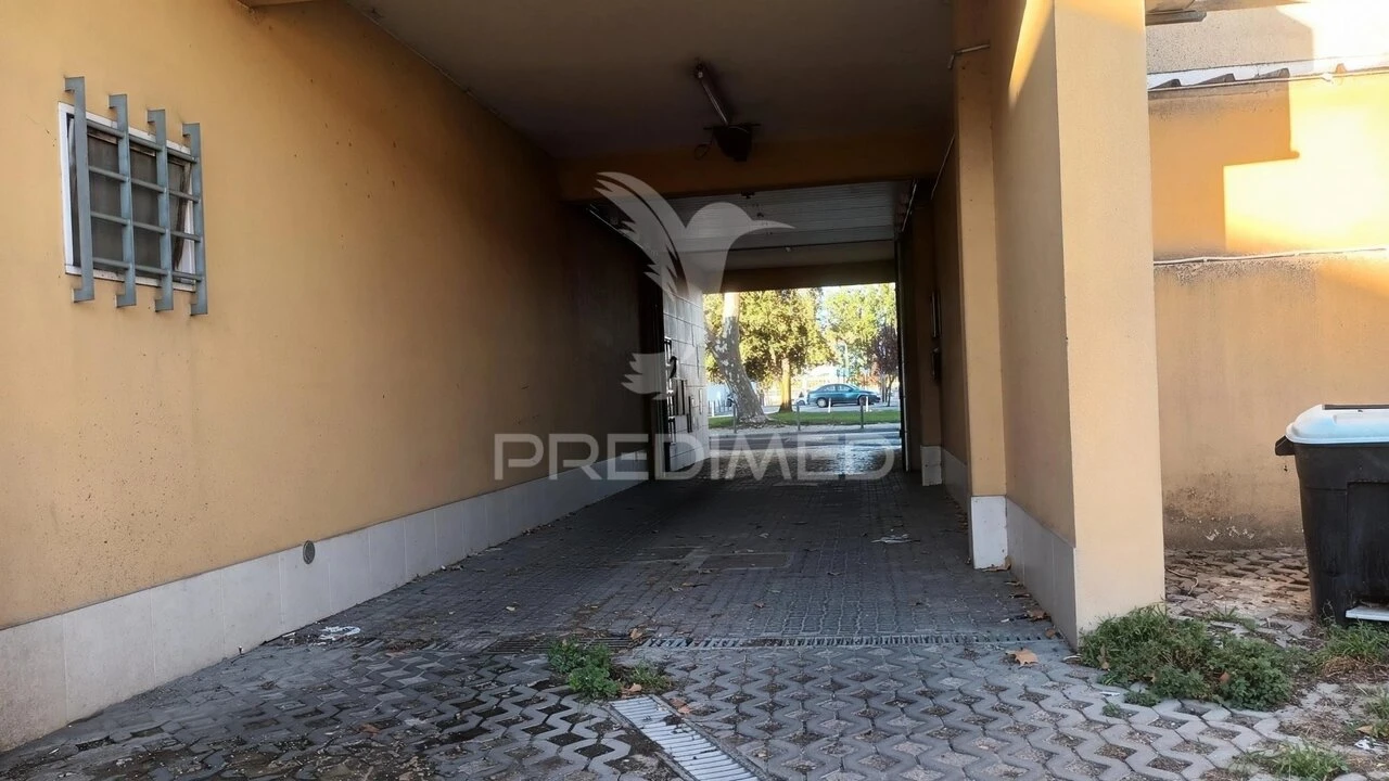 Garagem para Venda em Moita Foto 12