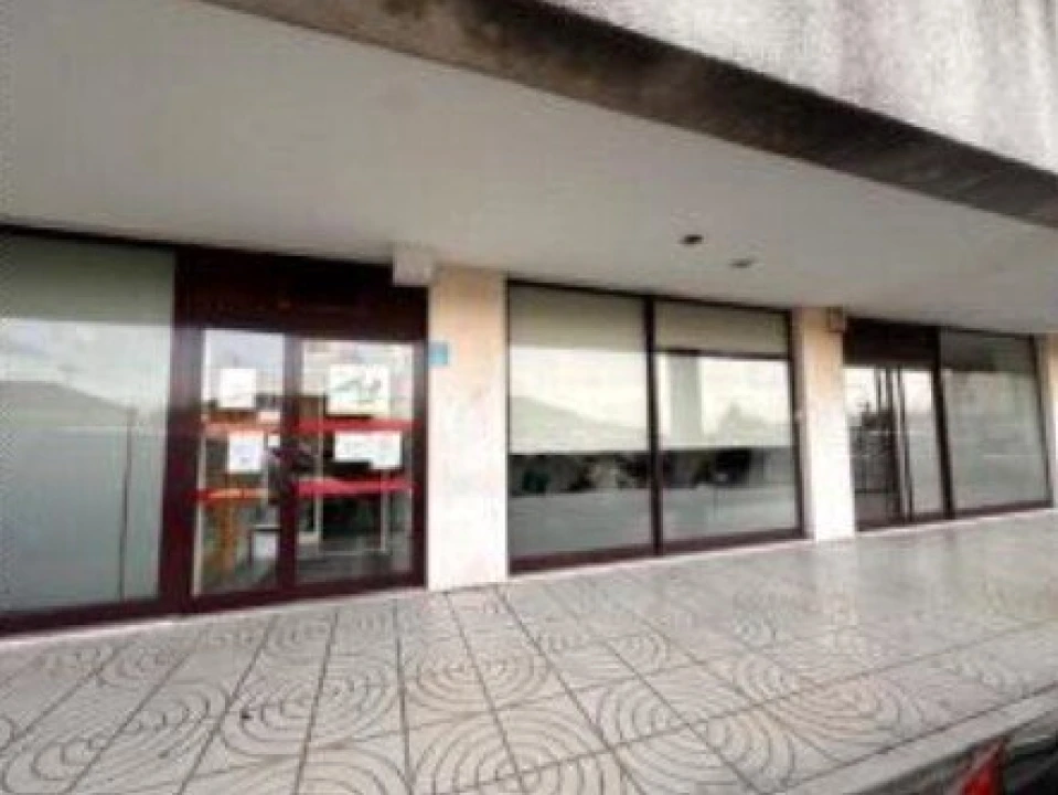 Loja para Venda em Pedroso e Seixezelo Foto 2
