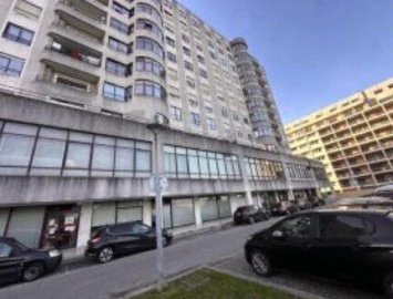 Loja para Venda em Pedroso e Seixezelo