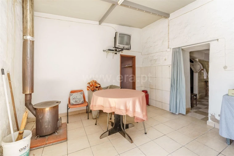 Moradia T2 para Venda em Fundão, Valverde, Donas, A. Joanes, A. Nova Cabo Foto 3