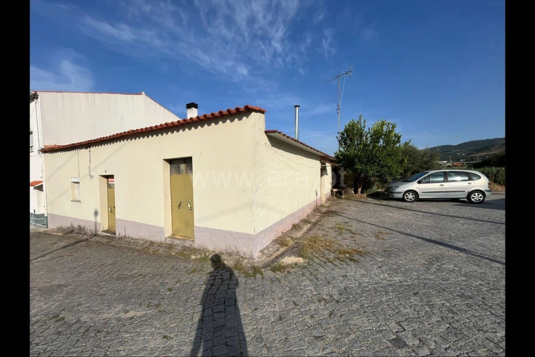 Moradia T2 para Venda em Fundão, Valverde, Donas, A. Joanes, A. Nova Cabo Foto 1
