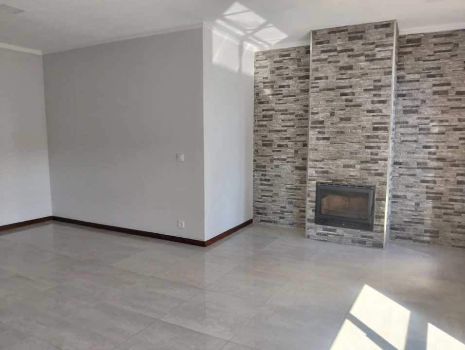 Apartamento T3 para Venda em Paços de Brandão Foto 7