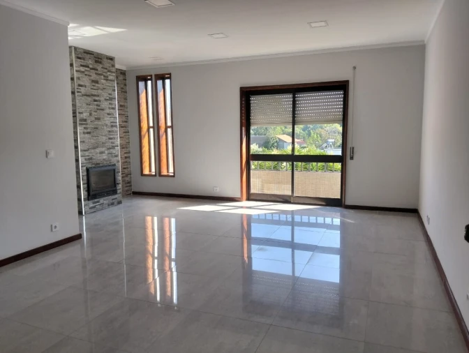 Apartamento T3 para Venda em Paços de Brandão Foto 8