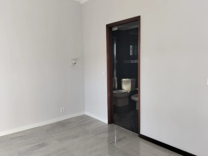 Apartamento T3 para Venda em Paços de Brandão Foto 17