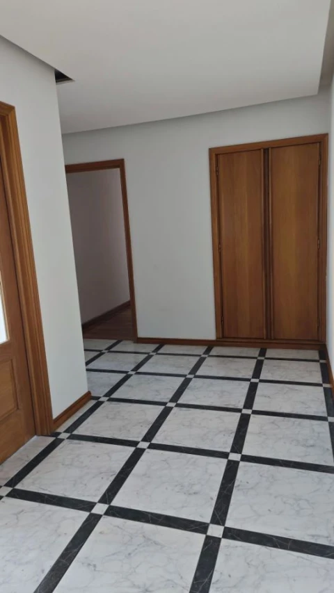 Apartamento T2 para Arrendamento em Mafamude e Vilar do Paraíso
