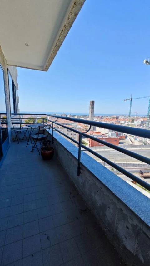 Apartamento T2 para Arrendamento em Mafamude e Vilar do Paraíso