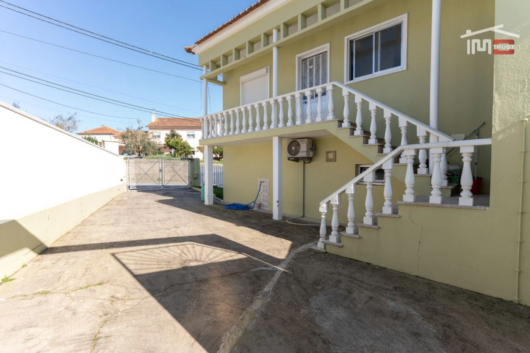 Moradia T6 para Venda em Caranguejeira Foto 16
