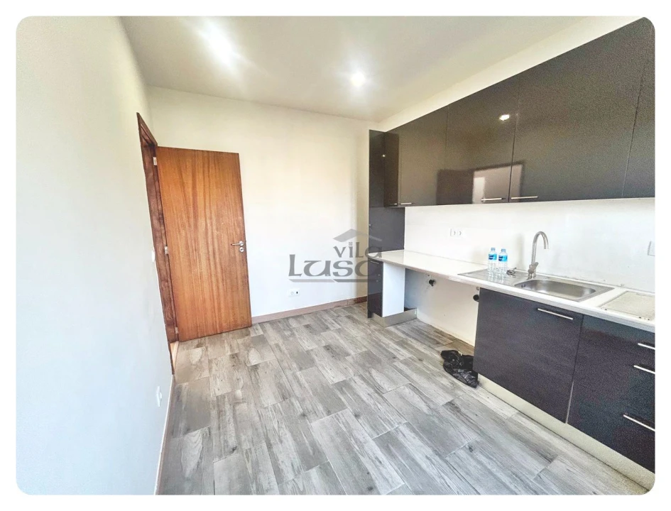 Apartamento T3 para Venda em Fânzeres e São Pedro da Cova Foto 1