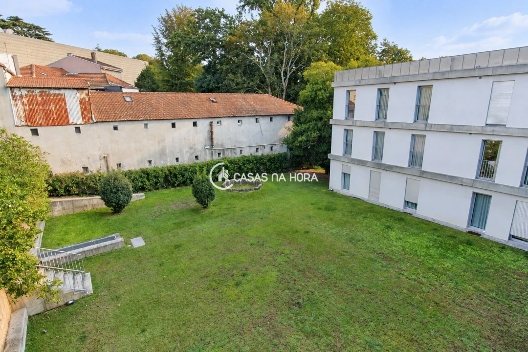 Apartamento T1 para Arrendamento em Lordelo do Ouro e Massarelos Foto 2