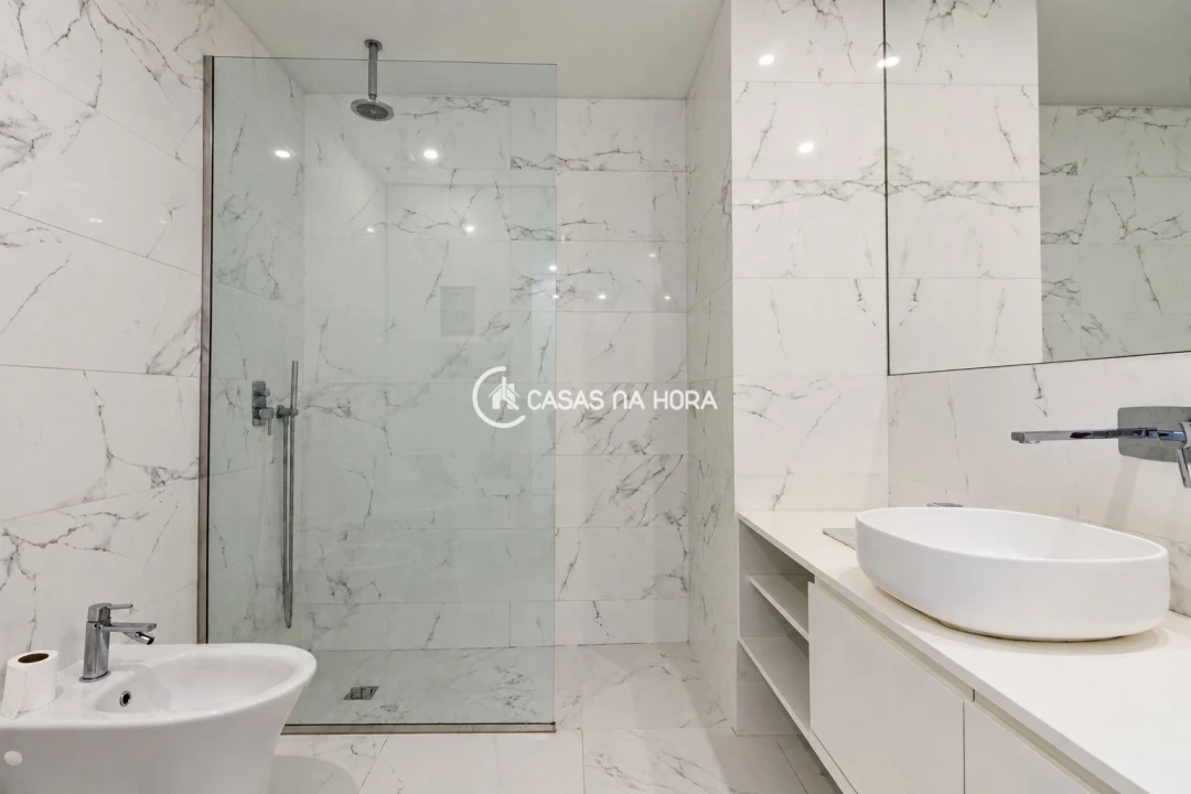 Apartamento T1 para Arrendamento em Lordelo do Ouro e Massarelos Foto 15