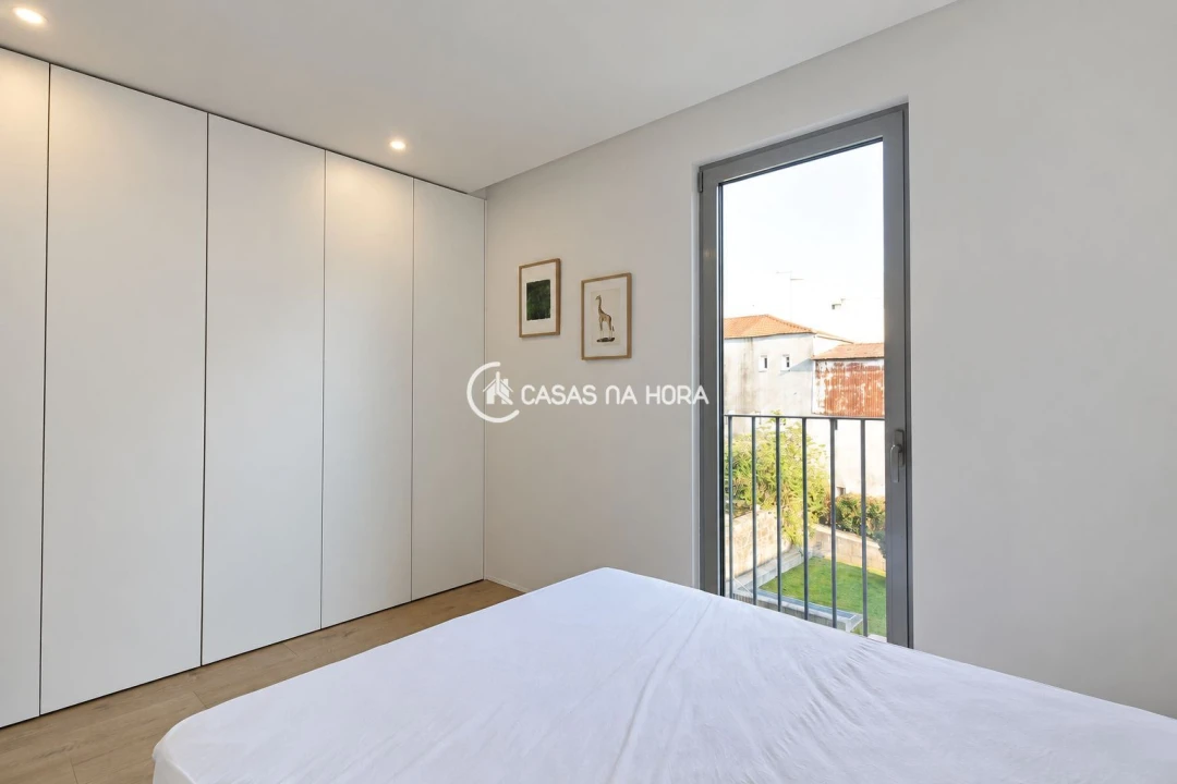 Apartamento T1 para Arrendamento em Lordelo do Ouro e Massarelos Foto 18