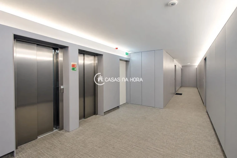 Apartamento T1 para Arrendamento em Lordelo do Ouro e Massarelos Foto 20