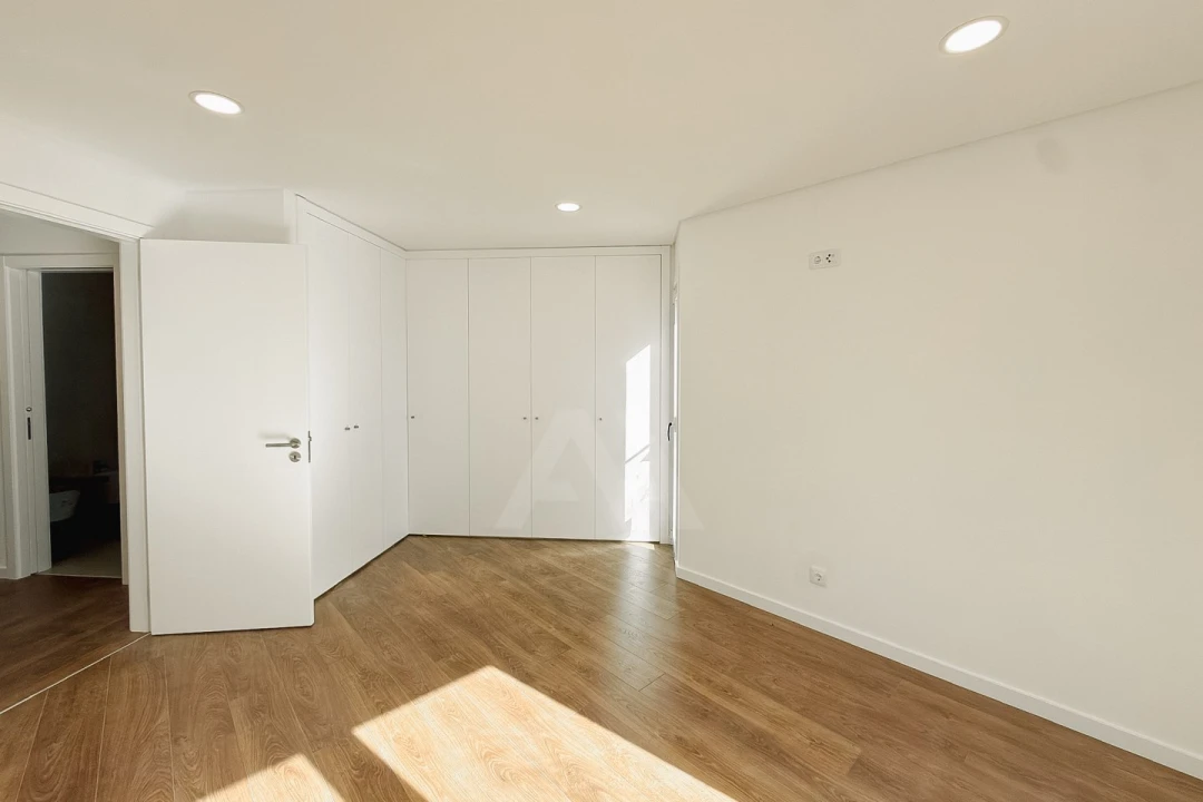 Apartamento T2 para Venda em Alcabideche Foto 16