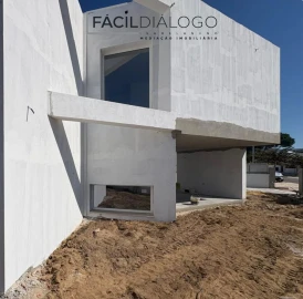 Moradia T4 para Venda em Azeitão (São Lourenço e São Simão)