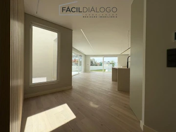 Moradia T4 para Venda em Azeitão (São Lourenço e São Simão)
