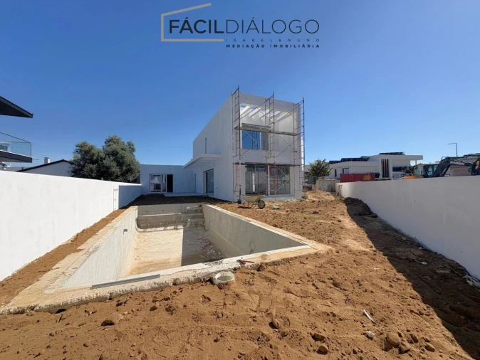 Moradia T4 para Venda em Azeitão (São Lourenço e São Simão) Foto 4