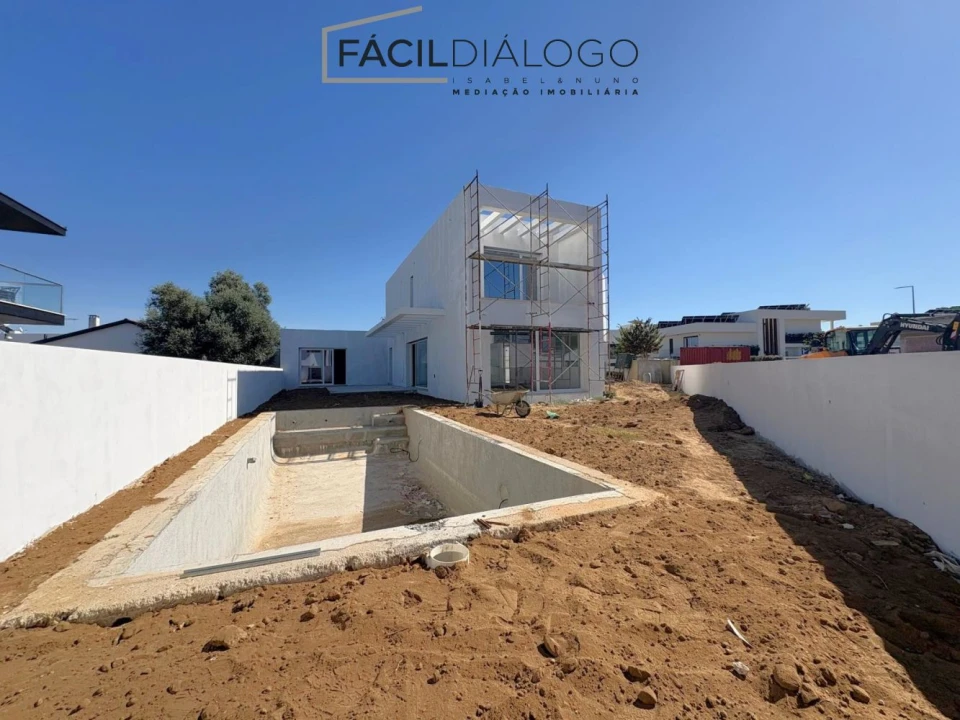 Moradia T4 para Venda em Azeitão (São Lourenço e São Simão) Foto 4