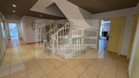 Moradia T5 para Venda em Vau