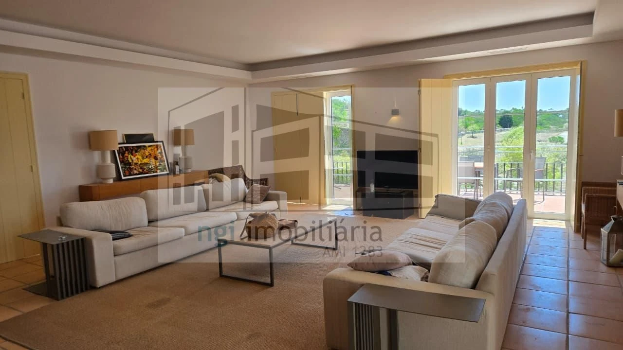 Moradia T5 para Venda em Vau Foto 3