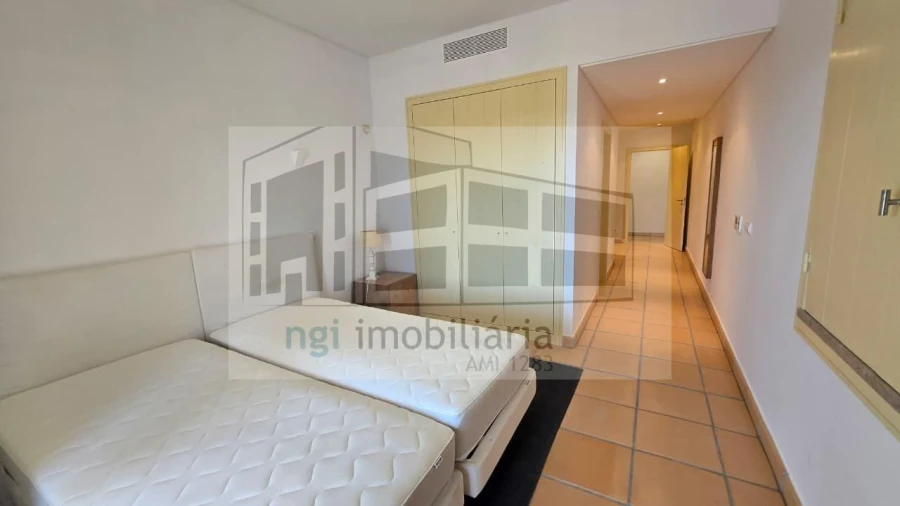 Moradia T5 para Venda em Vau Foto 10