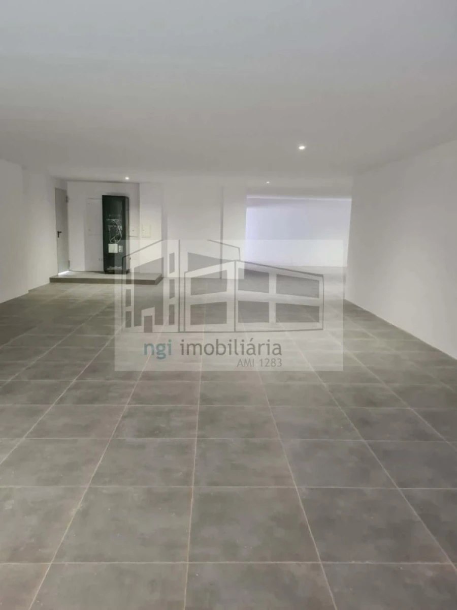 Moradia T5 para Venda em Vau Foto 13