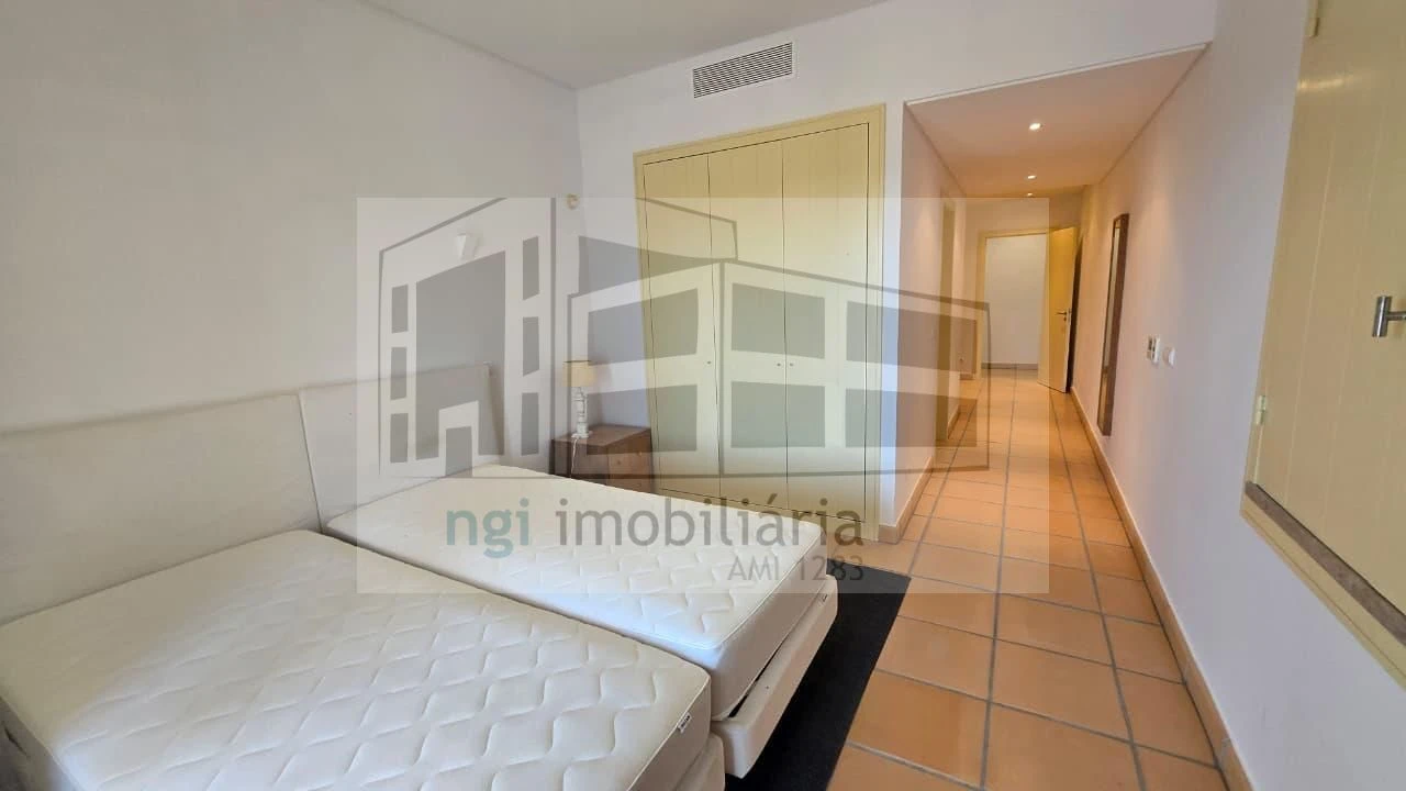 Moradia T5 para Venda em Vau Foto 10