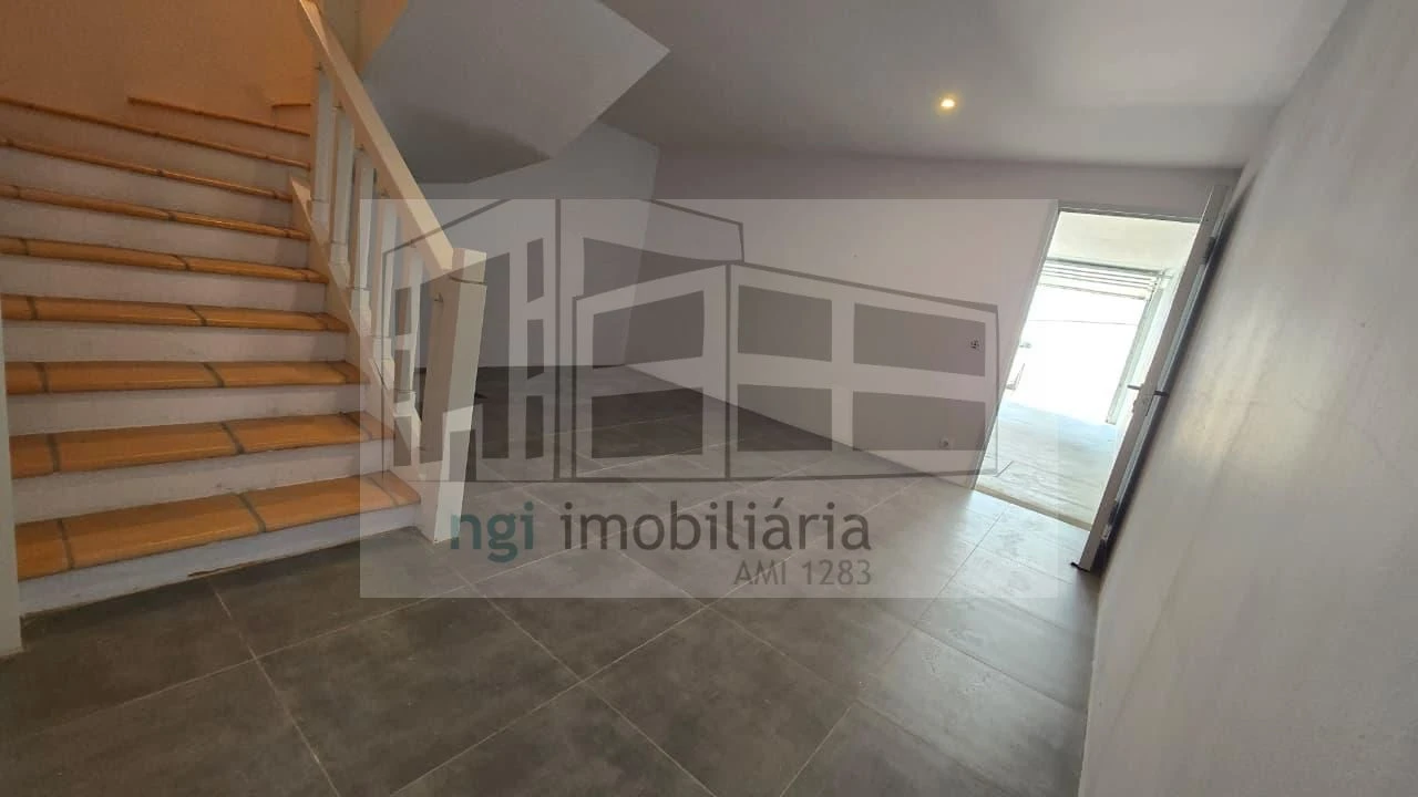Moradia T5 para Venda em Vau Foto 6