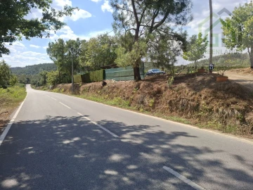 Moradia T2 para Venda em Côja e Barril de Alva