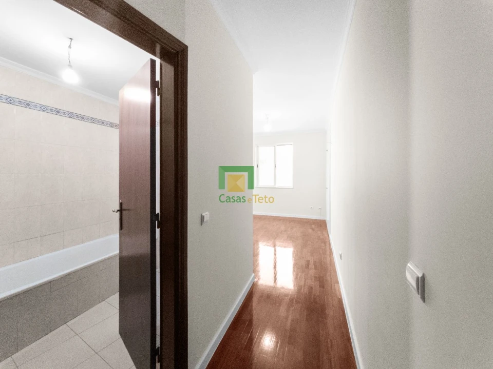 Apartamento T3 para Venda em Santo Antonio Foto 14