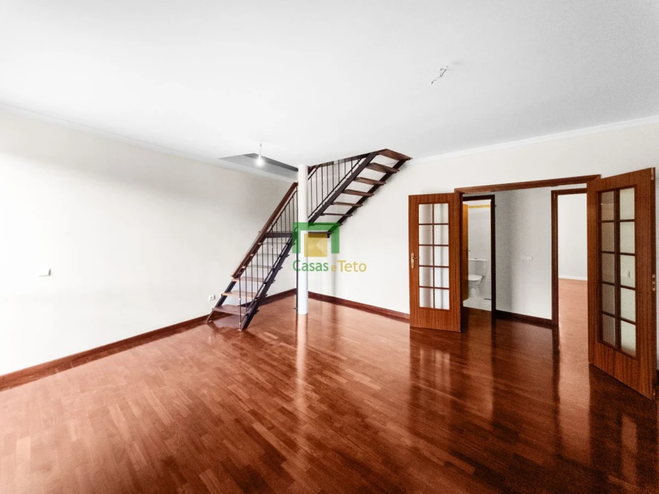Apartamento T3 para Venda em Santo Antonio Foto 2