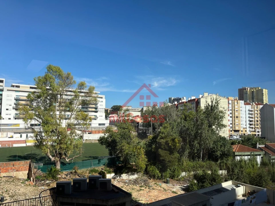 Apartamento T3 para Venda em São Domingos de Benfica Foto 1