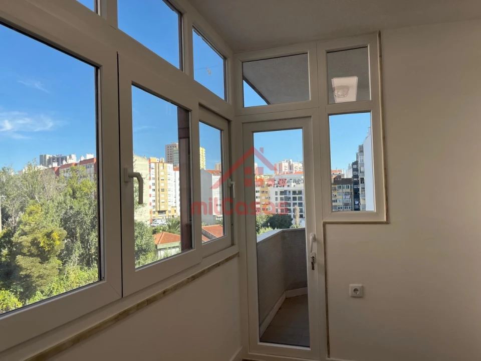 Apartamento T3 para Venda em São Domingos de Benfica Foto 7