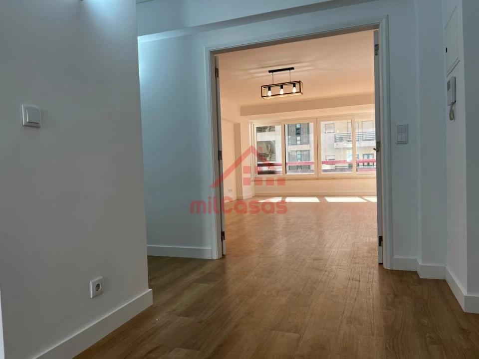 Apartamento T3 para Venda em São Domingos de Benfica Foto 13